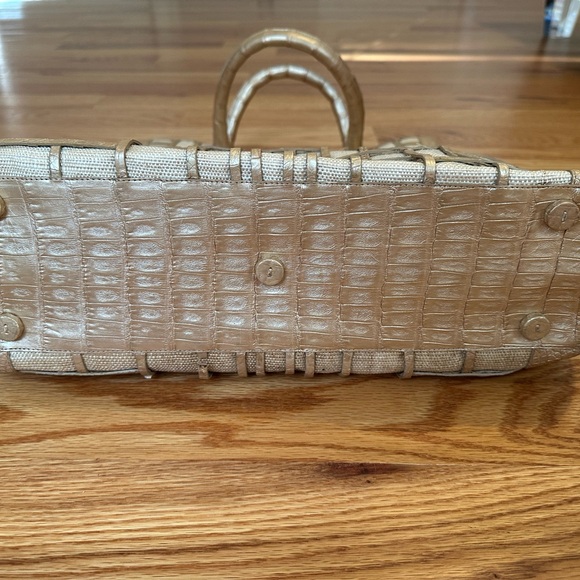 Nancy Gonzalez Raffia & Croc Leather Tote - Picture 4 of 10